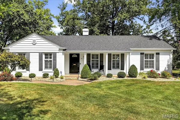 18 Homewood DR, Kirkwood, MO 63122