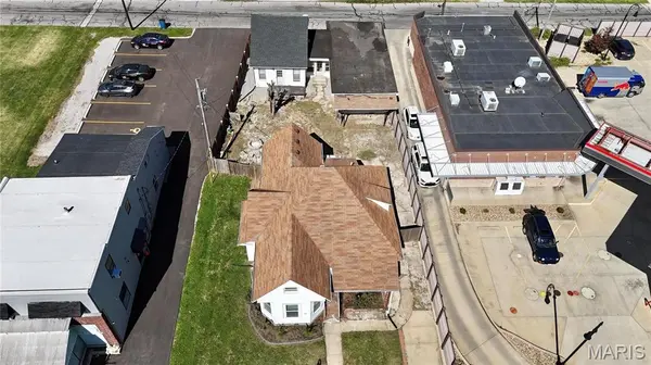 611 W Main ST, Collinsville, IL 62234