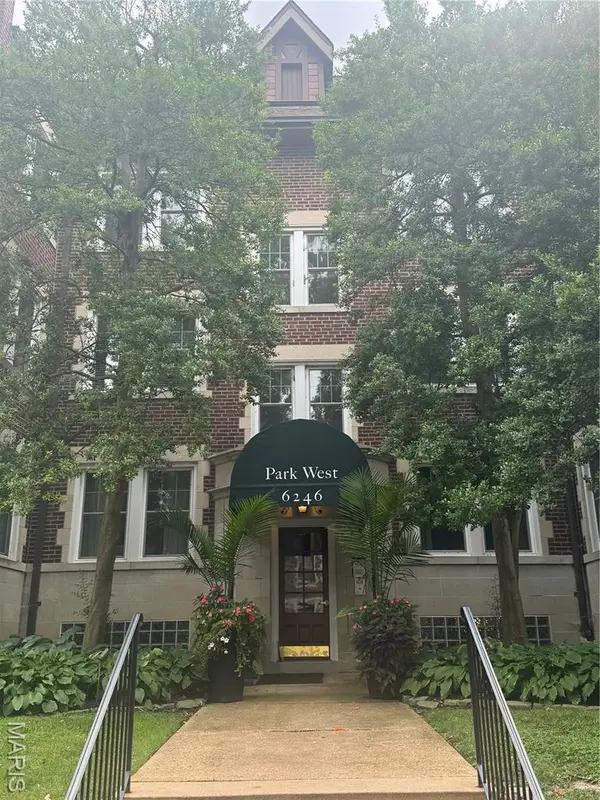 6246 Northwood AVE, St Louis, MO 63105