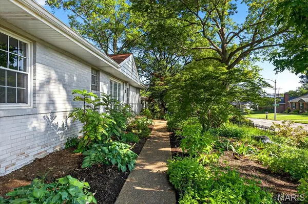 509 Kingdel DR, University City, MO 63124