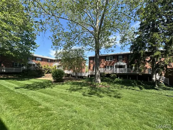 1041 N Clay AVE #C1 G9, Kirkwood, MO 63122