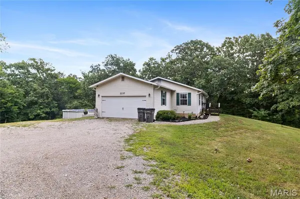 2237 Henson Farm RD, Festus, MO 63028