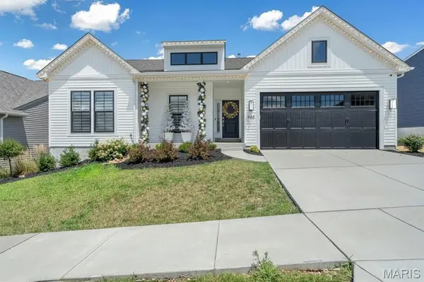 845 Kingston Hills CT, Fenton, MO 63026