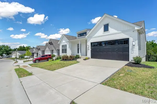 845 Kingston Hills CT, Fenton, MO 63026
