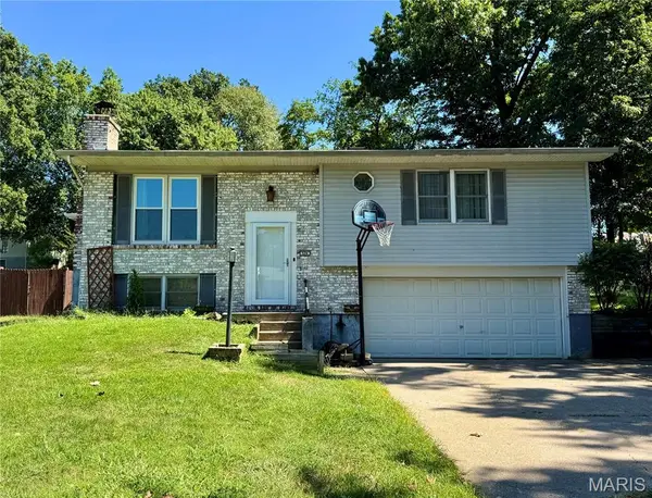 524 Jennifer CT, Festus, MO 63028