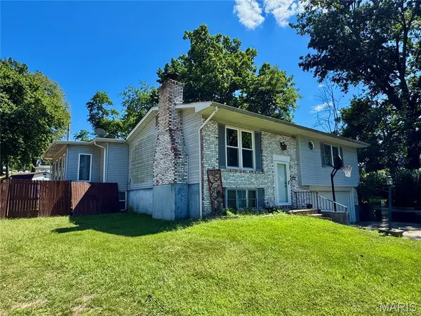 524 Jennifer CT, Festus, MO 63028