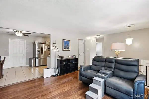 12727 Foxhound DR, Maryland Heights, MO 63043