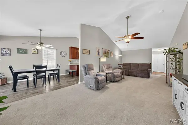 613 Grayhawk CIR, Wentzville, MO 63385