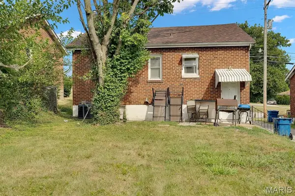 3113 N Hanley RD N, Bel Ridge, MO 63121