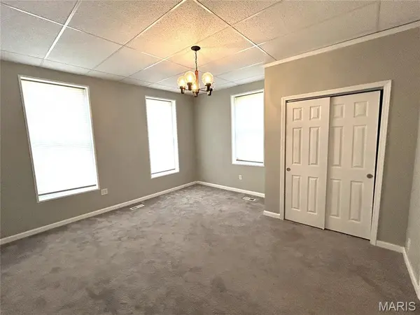 208 S Charles ST, Belleville, IL 62220