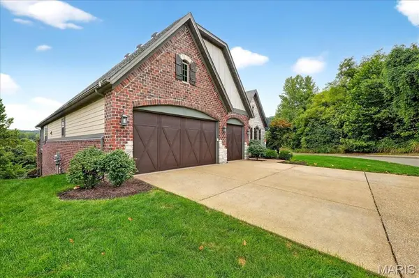 788 Village View CIR, St Albans, MO 63073