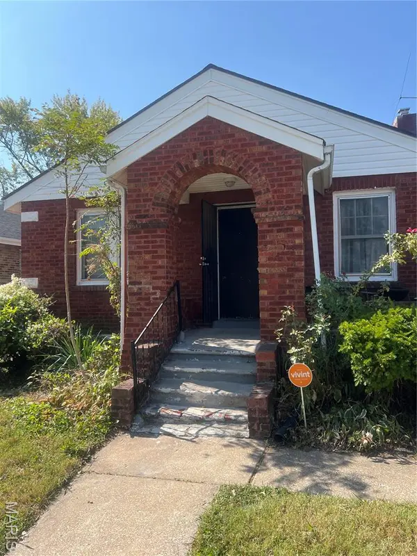 7176 Hunter AVE, Beverly Hills, MO 63121