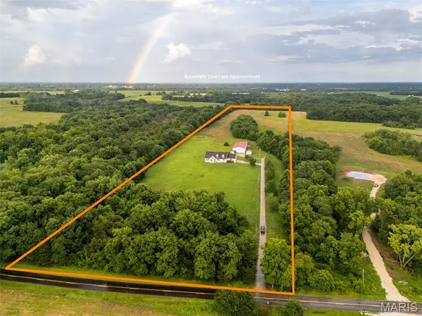 20305 Highway M,  Curryville,  MO 63339