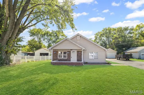 2434 Donna DR,  Cahokia,  IL 62206