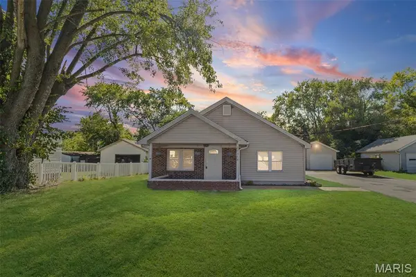 2434 Donna DR, Cahokia, IL 62206