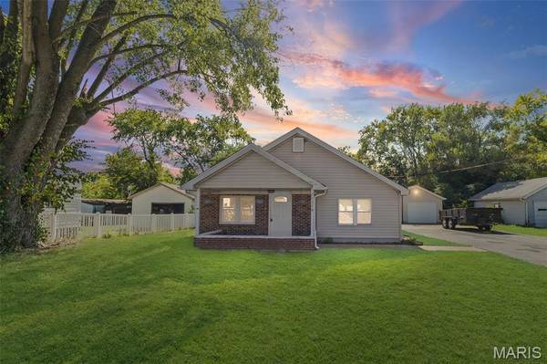 2434 Donna DR, Cahokia, IL 62206