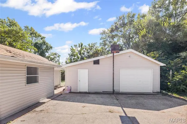 2434 Donna DR, Cahokia, IL 62206