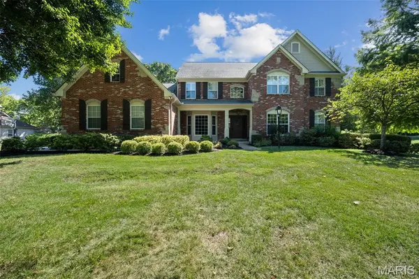 24 Daniel RD, Ladue, MO 63124