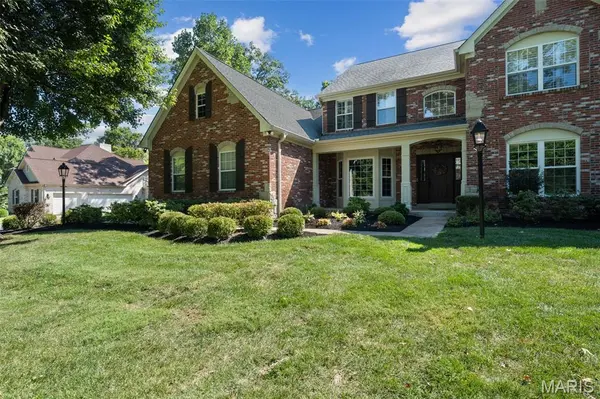 24 Daniel RD, Ladue, MO 63124