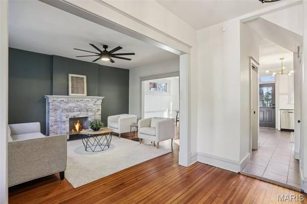 7022 Ethel AVE, St Louis, MO 63117