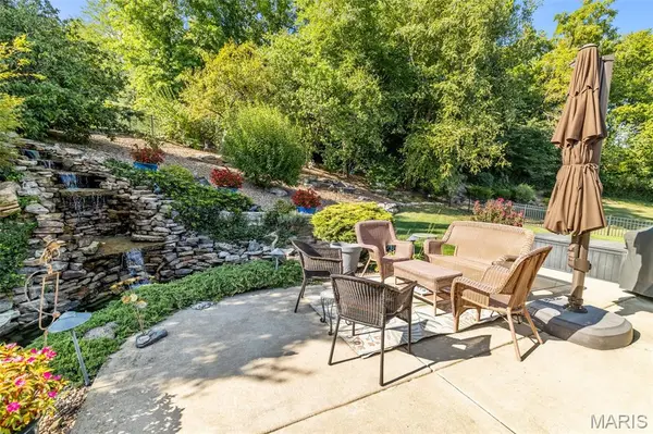 7 Briarwick TRL, St Peters, MO 63376