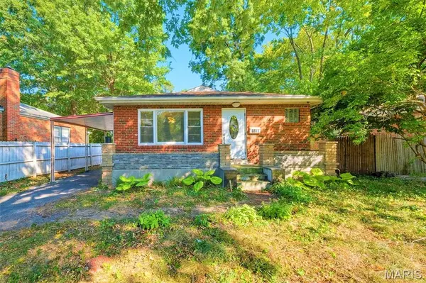 6883 Dartmouth AVE, University City, MO 63130