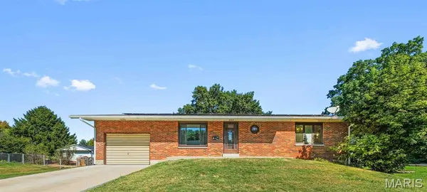 210 Hazel ST, Troy, IL 62294