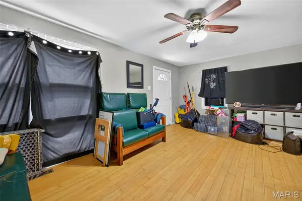 9033 Trefore AVE, Berkeley, MO 63134