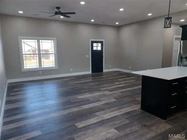 383 Golden LN, Poplar Bluff, MO 63901