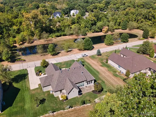 12418 Grandview Lake DR, Sunset Hills, MO 63127