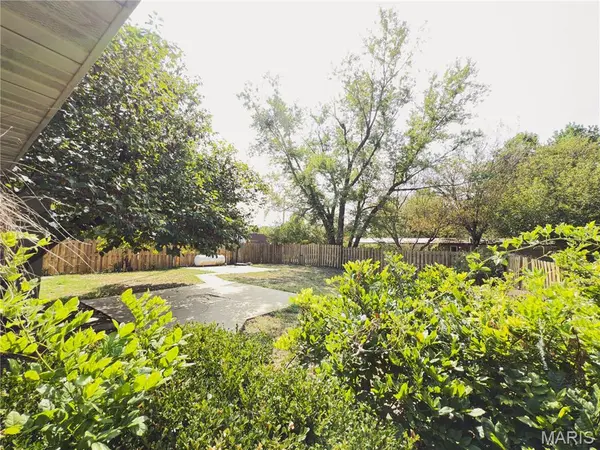 272 STATE HWY 64, Louisburg, MO 65685