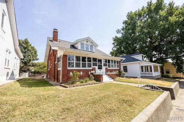 300 S Jackson ST, Belleville, IL 62220