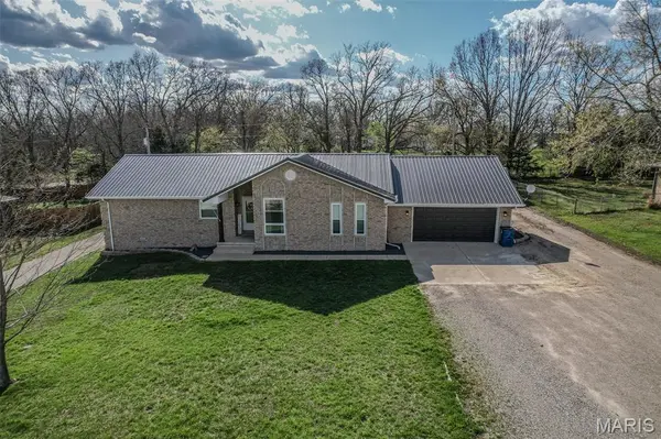 26045 ORLANDO, Lebanon, MO 65536
