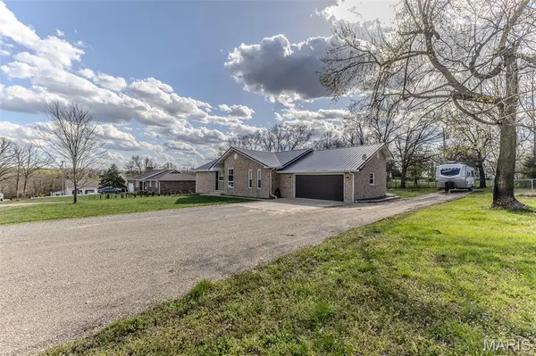 26045 ORLANDO, Lebanon, MO 65536