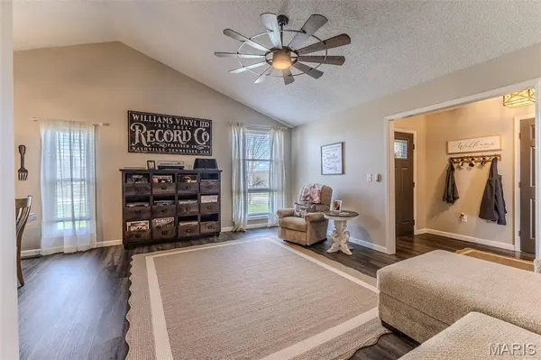 26045 ORLANDO, Lebanon, MO 65536