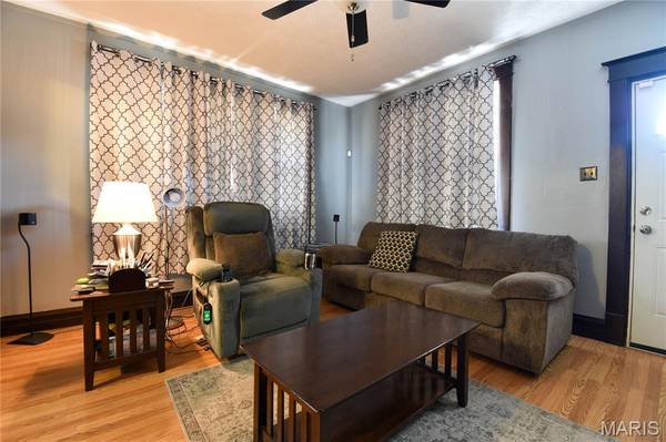 1521 9th ST, Highland, IL 62249