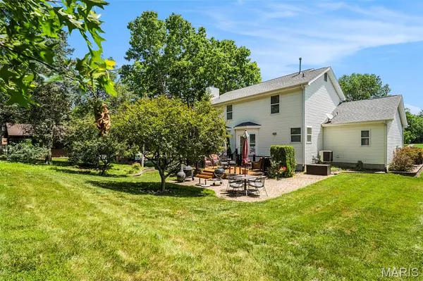 1575 Uthoff DR, Fenton, MO 63026