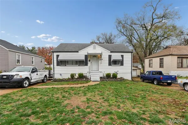 7829 Utica DR, Hanley Hills, MO 63133
