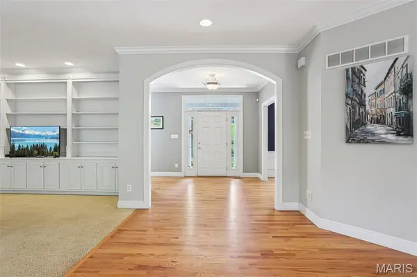 844 Culloden RD, Kirkwood, MO 63122