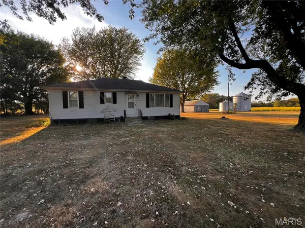 18109 Boulder RD, Boulder, IL 62231
