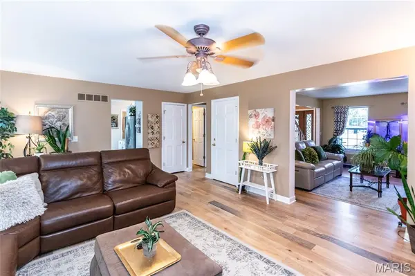 2133 Morning Mist CT, Florissant, MO 63033