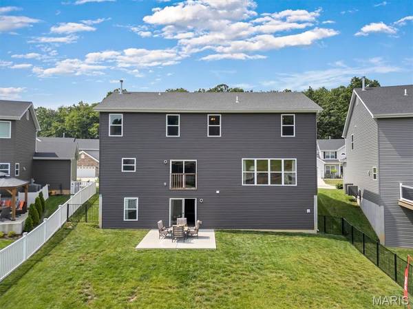5034 Corisande Woods DR, Fenton, MO 63026