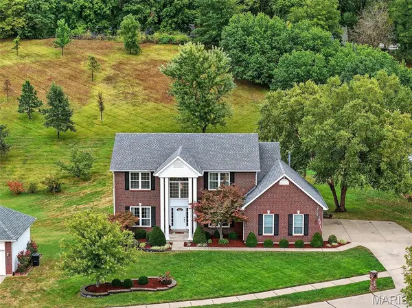 397 Clarendon LN, St Charles, MO 63301