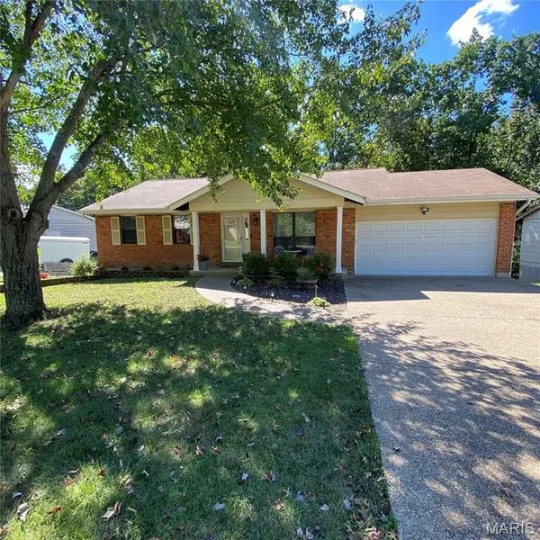 1275 Meadow Trail LN, Fenton, MO 63026