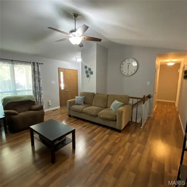 1275 Meadow Trail LN, Fenton, MO 63026