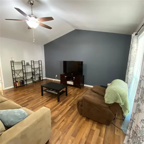 1275 Meadow Trail LN, Fenton, MO 63026