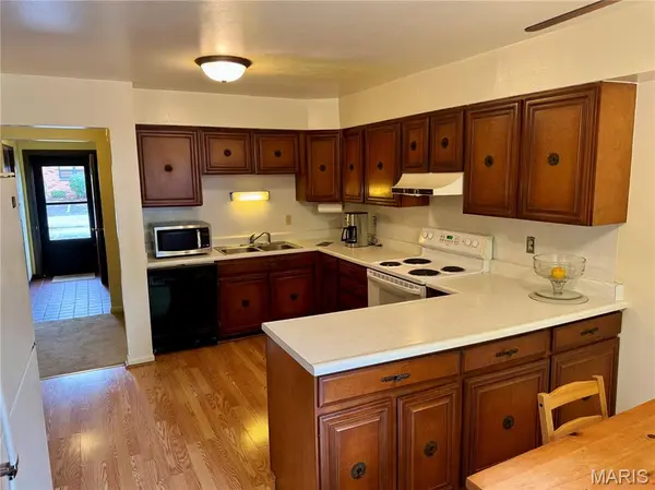 433 S Clay AVE, Kirkwood, MO 63122