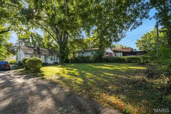 546 Holland AVE,  Webster Groves,  MO 63119