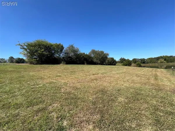 29 Golden LN, Flint Hill, MO 63385