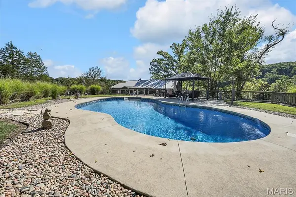 6198 Shady Hills LN, Fulton, MO 65251